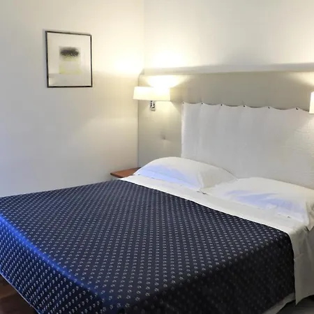 Deco Ξενοδοχείο 4*