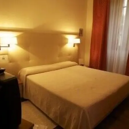 호텔 Deco 4*